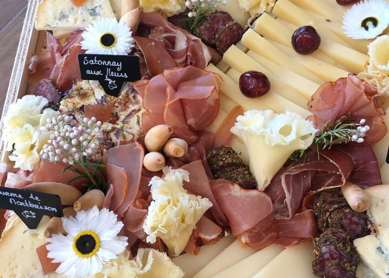 Laéticia & Fabrice vous accueillent dans leur fromagerie l''Affinez